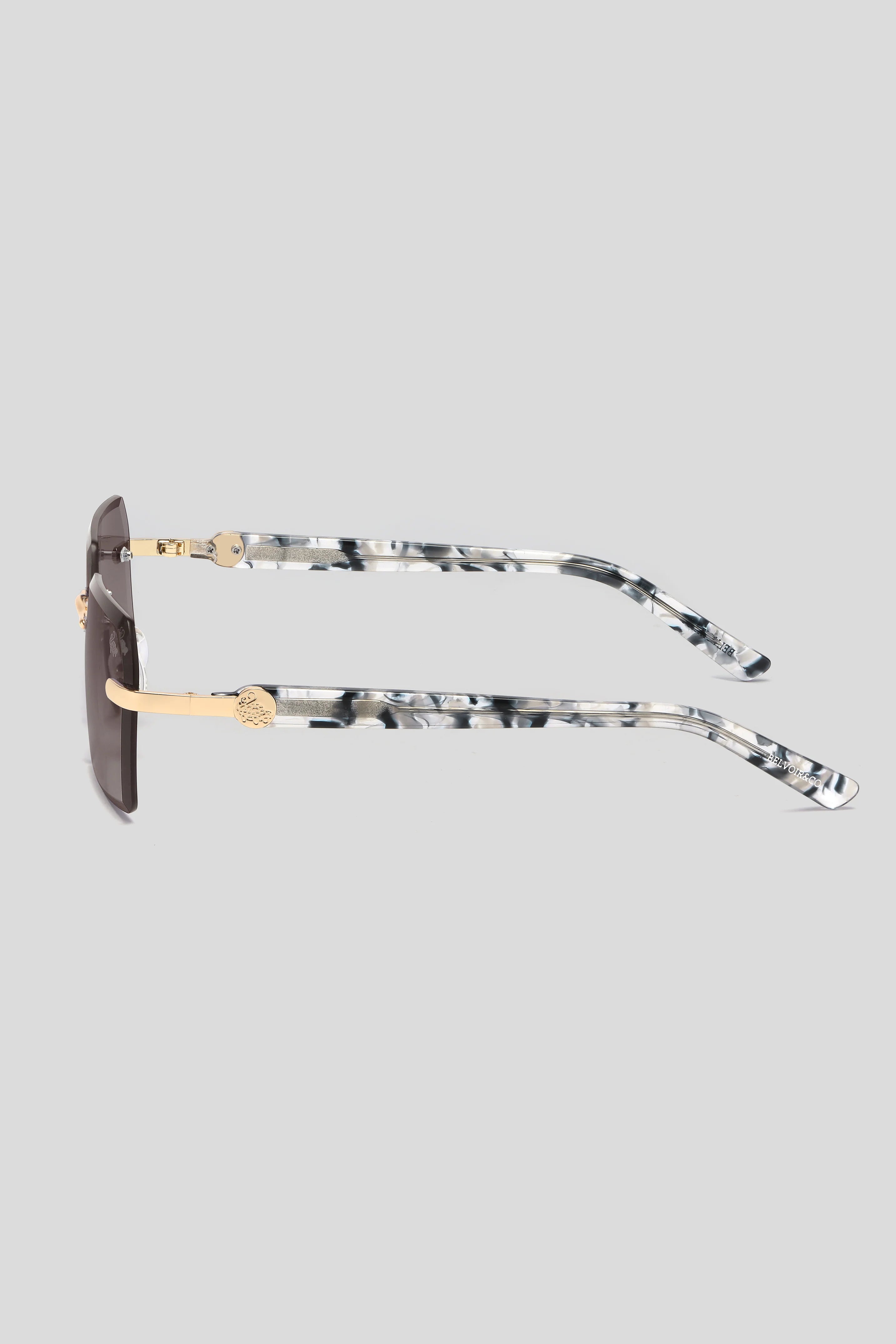 Kennedy White Marble Gold | Smoke